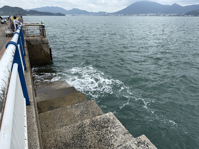 日明・海峡釣り公園の釣り場