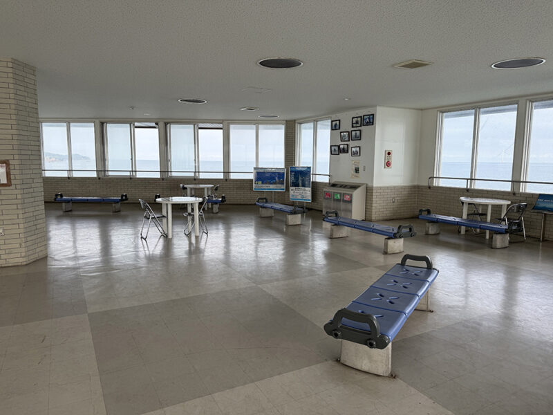 脇田海釣り桟橋　休憩施設
