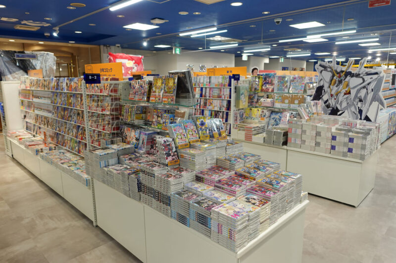 アニメイトラシック福岡天神_店内2