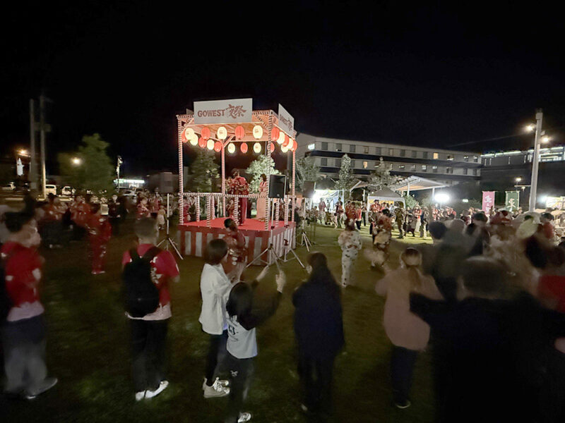 イベントのフィナーレは「かもめ音頭」で盆踊り!