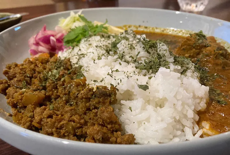 博多Haluカリー_合いがけカレー