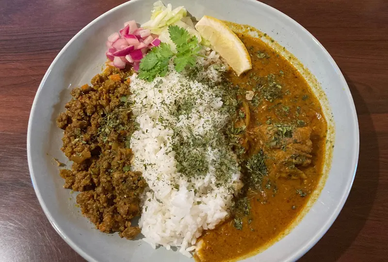 博多Haluカリー_合いがけカレー
