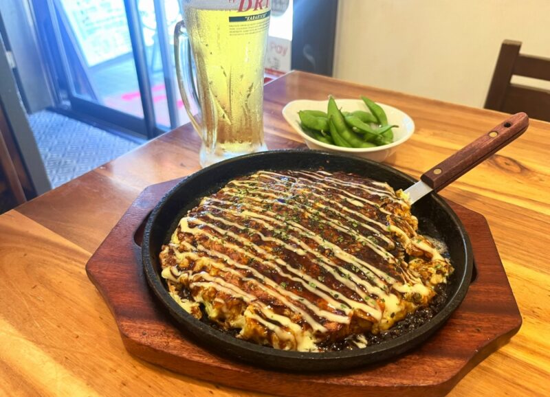 軽い一杯にも、気の合う友人とのランチにも。熱々の鉄板料理で乾杯!「かな川 大橋本店」