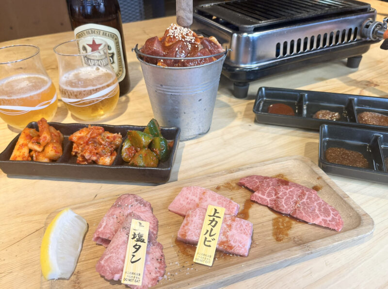 家族や仲間とお肉を囲んで、精肉店直営の焼肉に舌鼓。「田中精肉店 大橋店」
