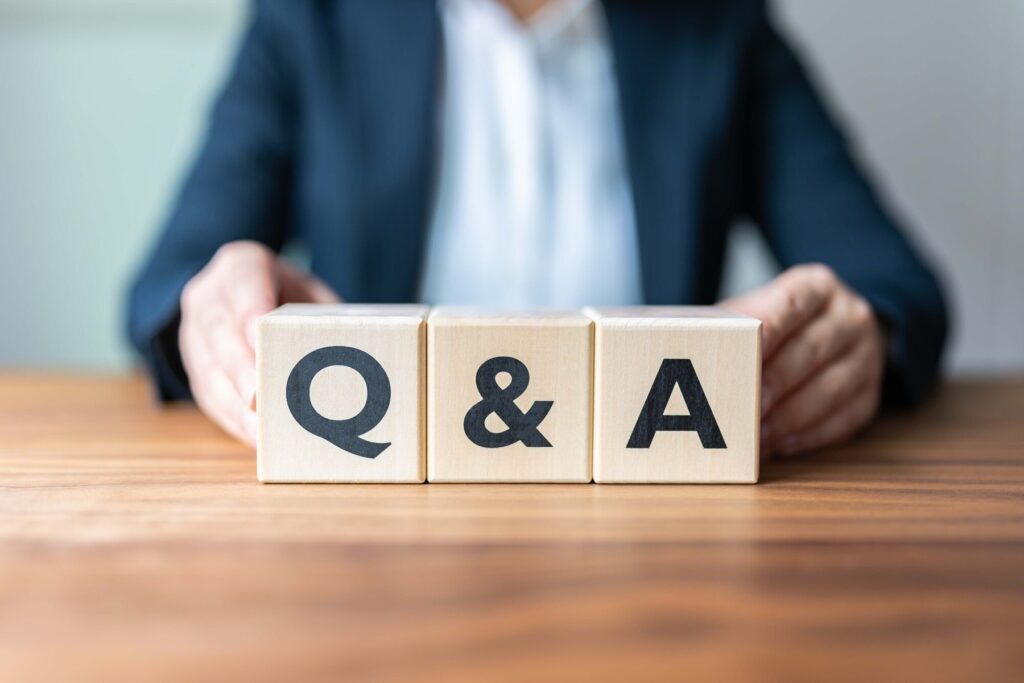 Q&Aを提示している様子